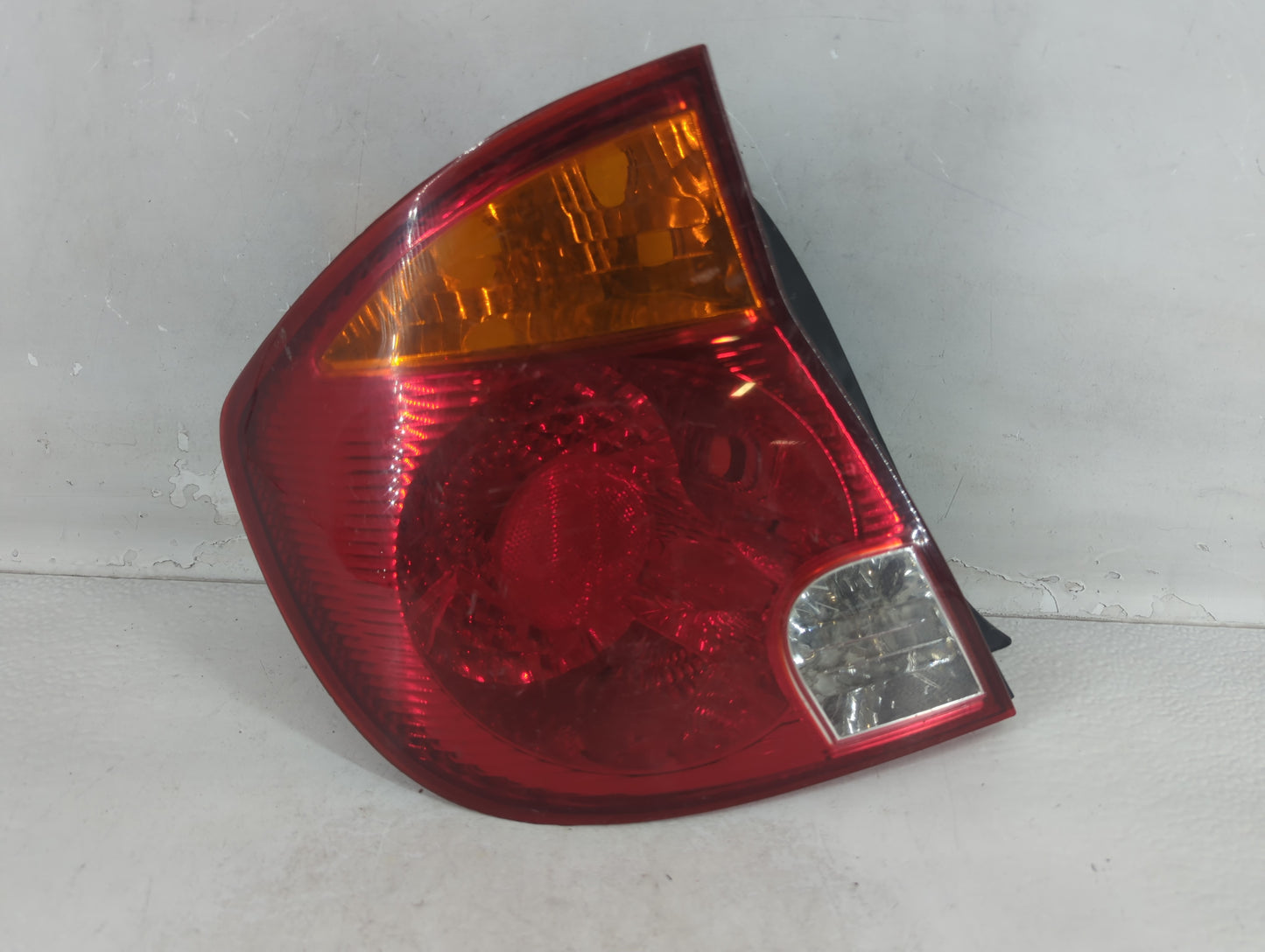 1987-1995 Nissan Pathfinder Tail Light Assembly Driver Left OEM P/N:92401-257 Fits OEM Used Auto Parts - Oemusedautoparts1.c