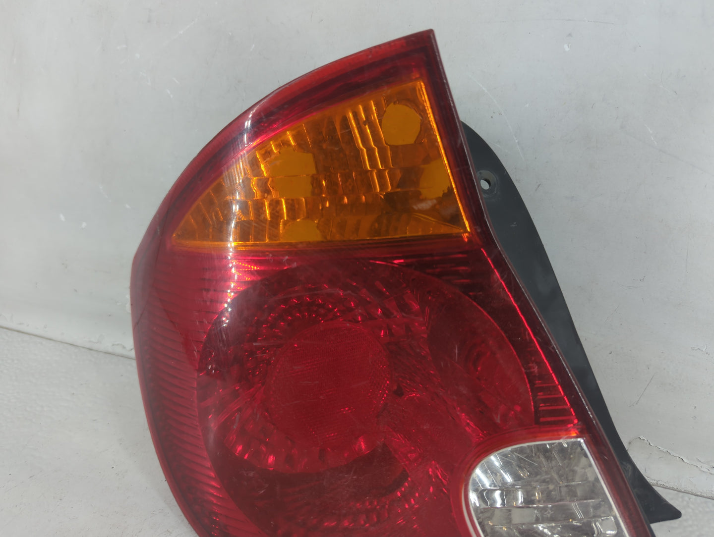 1987-1995 Nissan Pathfinder Tail Light Assembly Driver Left OEM P/N:92401-257 Fits OEM Used Auto Parts - Oemusedautoparts1.c