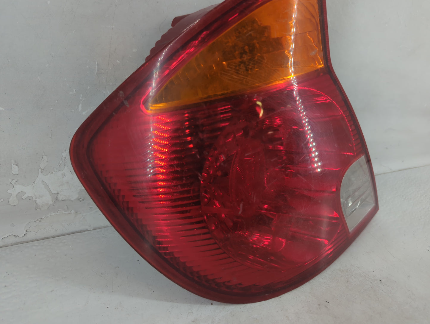 1987-1995 Nissan Pathfinder Tail Light Assembly Driver Left OEM P/N:92401-257 Fits OEM Used Auto Parts - Oemusedautoparts1.c