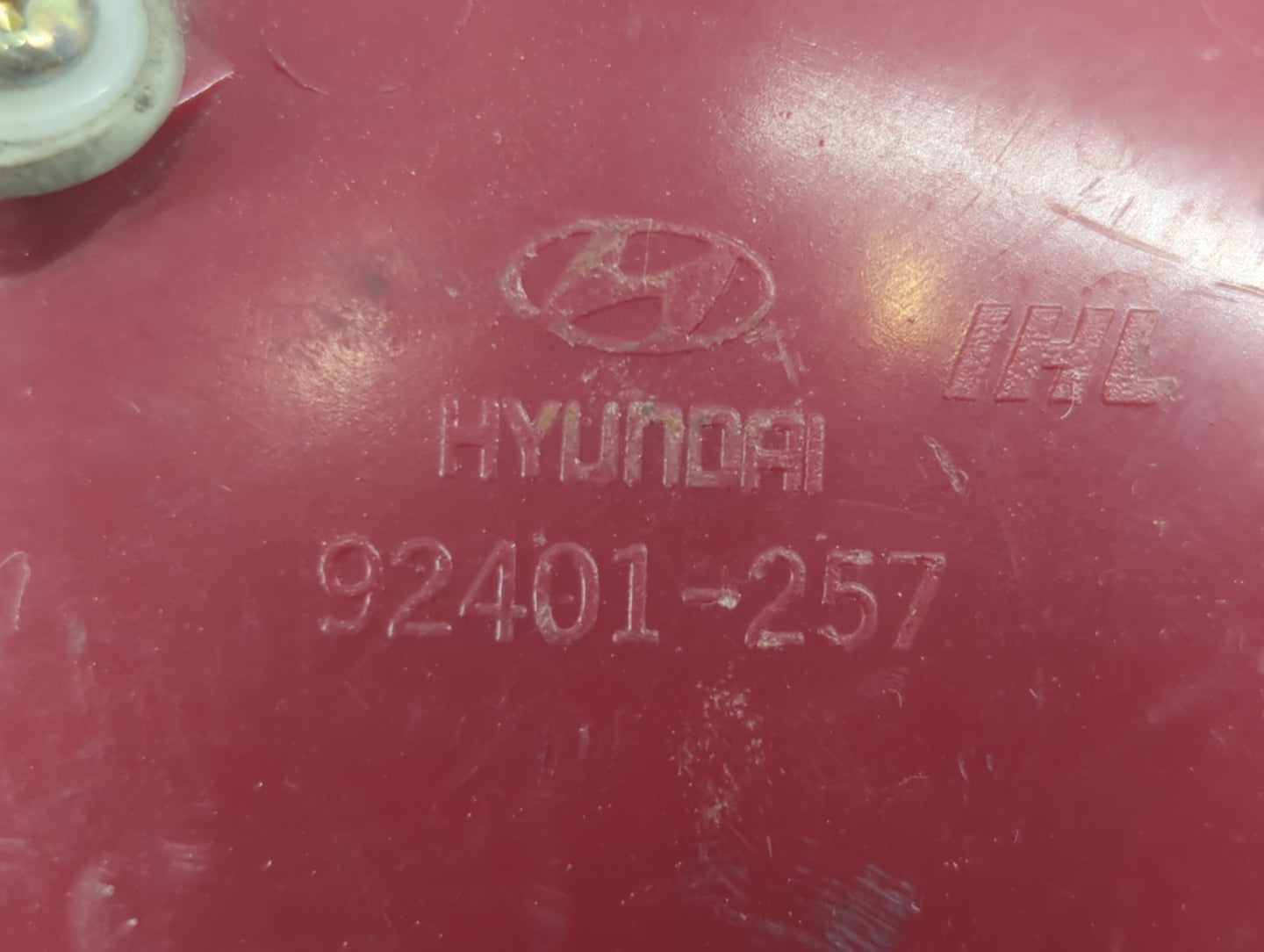 1987-1995 Nissan Pathfinder Tail Light Assembly Driver Left OEM P/N:92401-257 Fits OEM Used Auto Parts - Oemusedautoparts1.c
