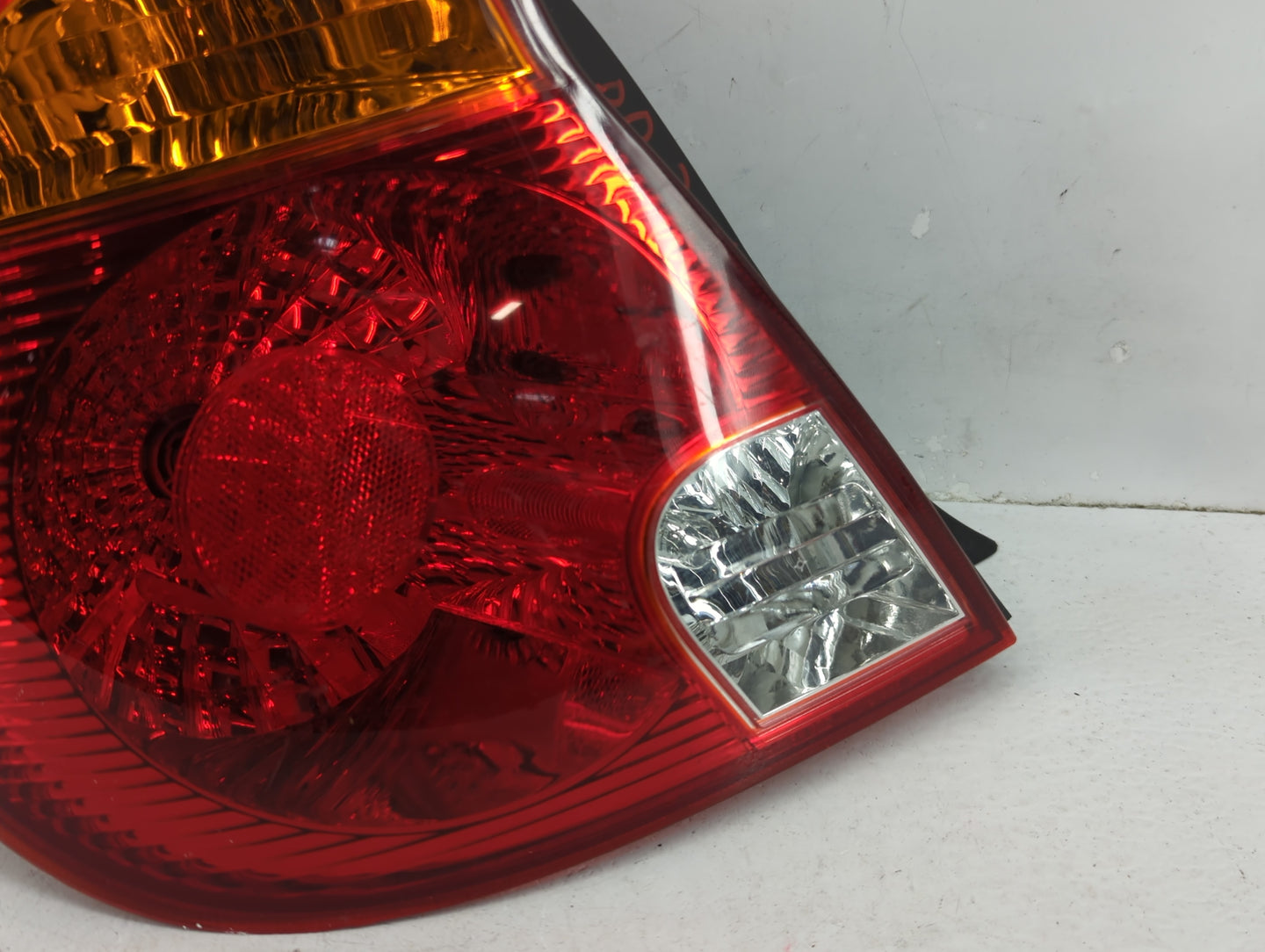 1987-1995 Nissan Pathfinder Tail Light Assembly Driver Left OEM P/N:92401-257 Fits OEM Used Auto Parts - Oemusedautoparts1.c
