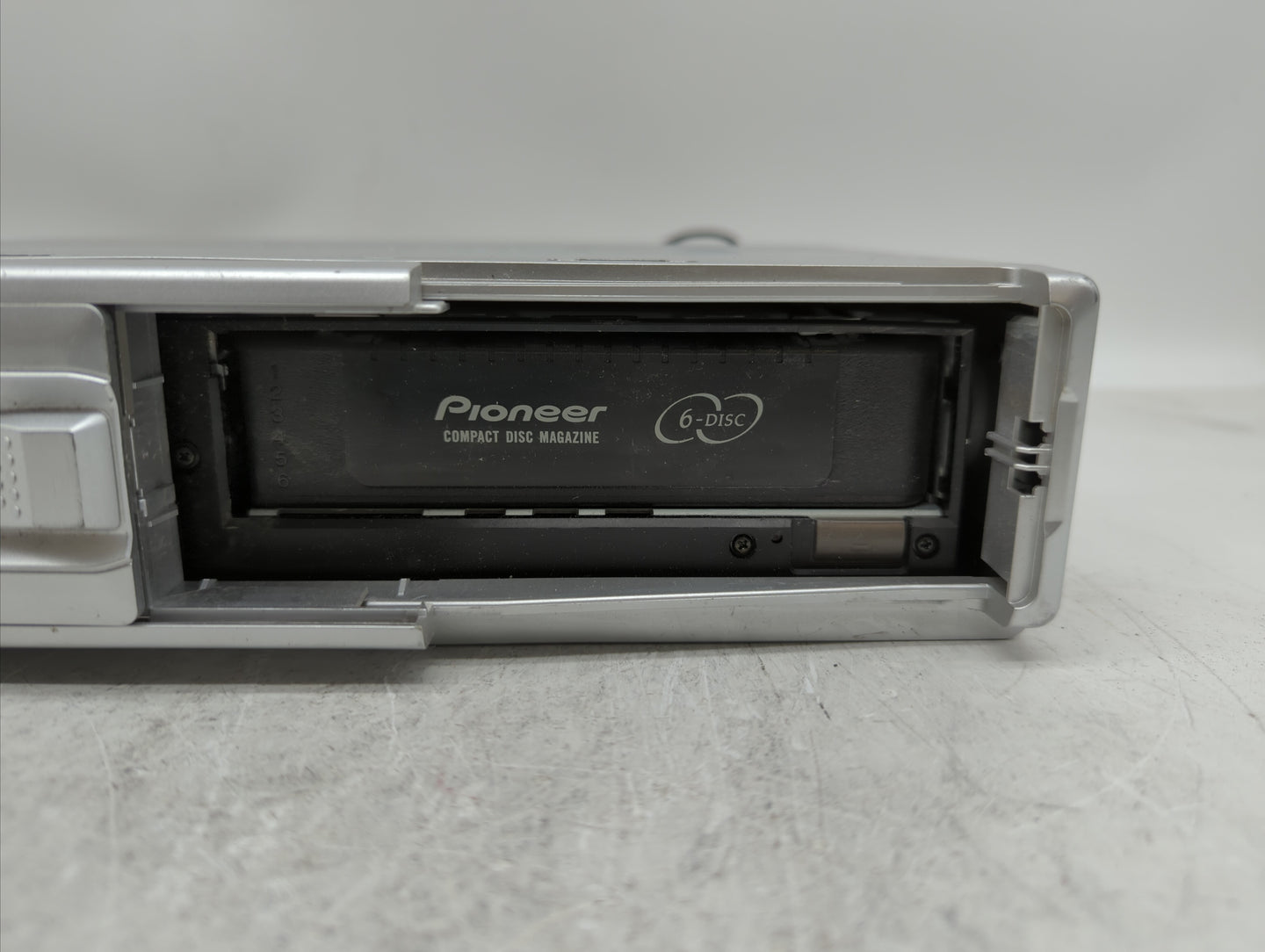 1991 Toyota Land Cruiser Radio AM FM Cd Player Receiver Replacement P/N:CDX-P670 Fits OEM Used Auto Parts - Oemusedautoparts