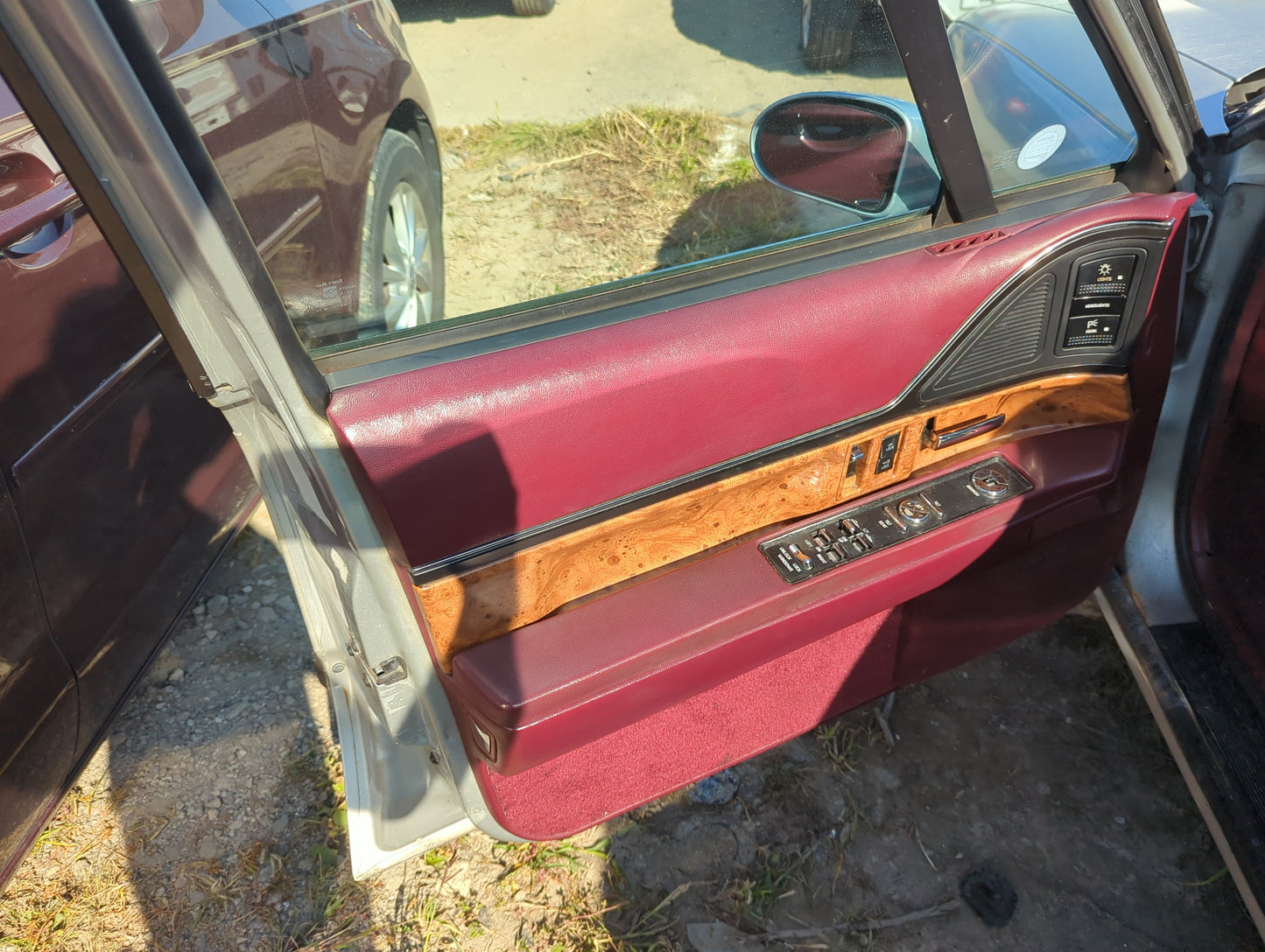 1992 Buick Lesabre Front Left Driver Interior Door Panel Trim - Oemusedautoparts1.com