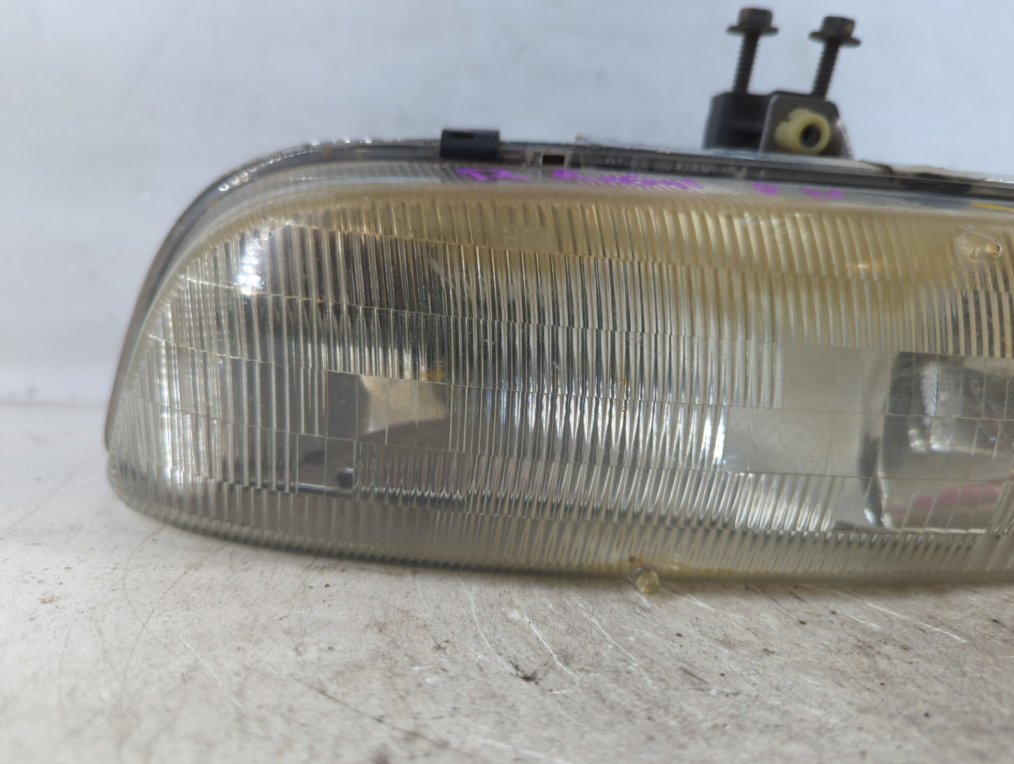 1992 Buick Regal Passenger Right Oem Head Light Headlight Lamp - Oemusedautoparts1.com
