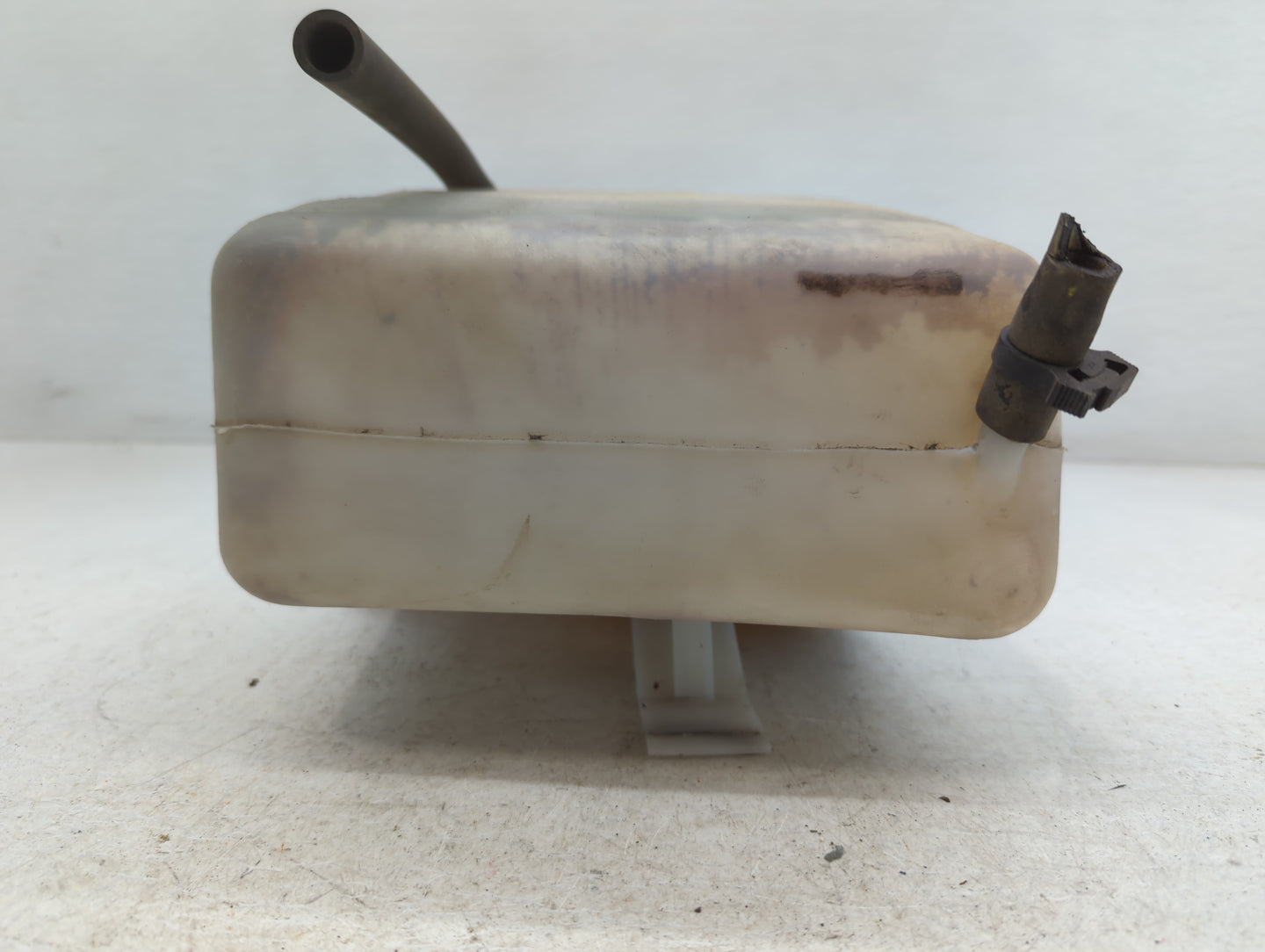 Chevrolet C1500 Radiator Coolant Overflow Expansion Tank Bottle - Oemusedautoparts1.com