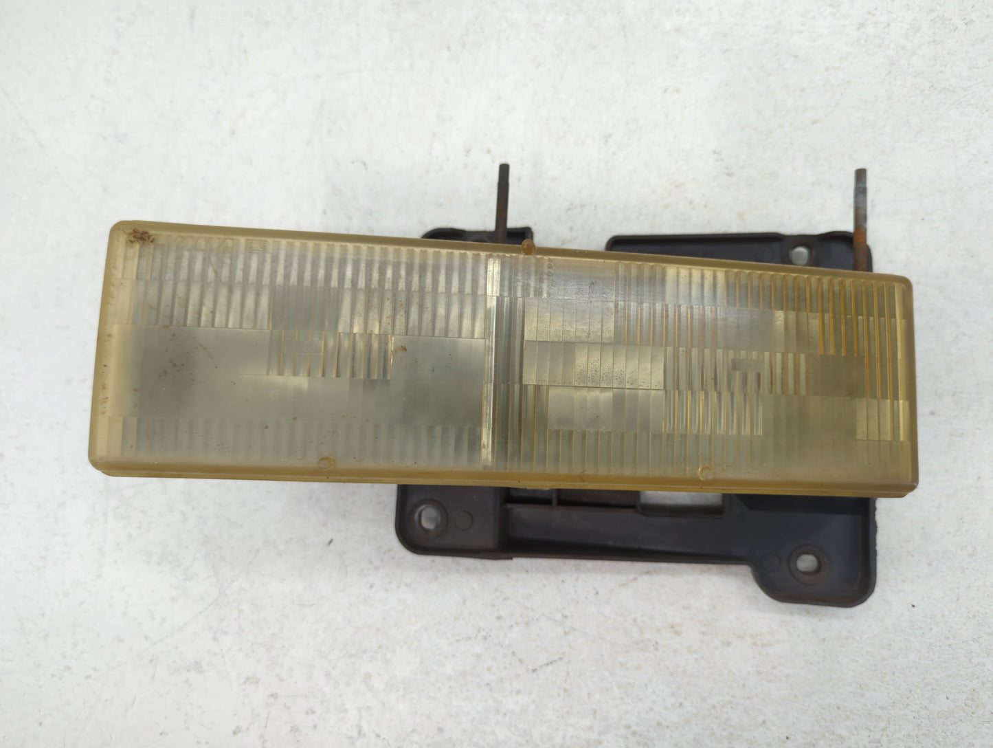 Chevrolet C1500 Driver Left Oem Head Light Headlight Lamp - Oemusedautoparts1.com