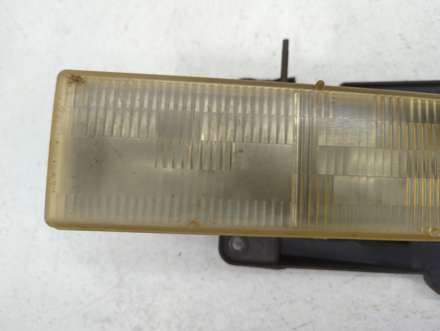 Chevrolet C1500 Driver Left Oem Head Light Headlight Lamp - Oemusedautoparts1.com