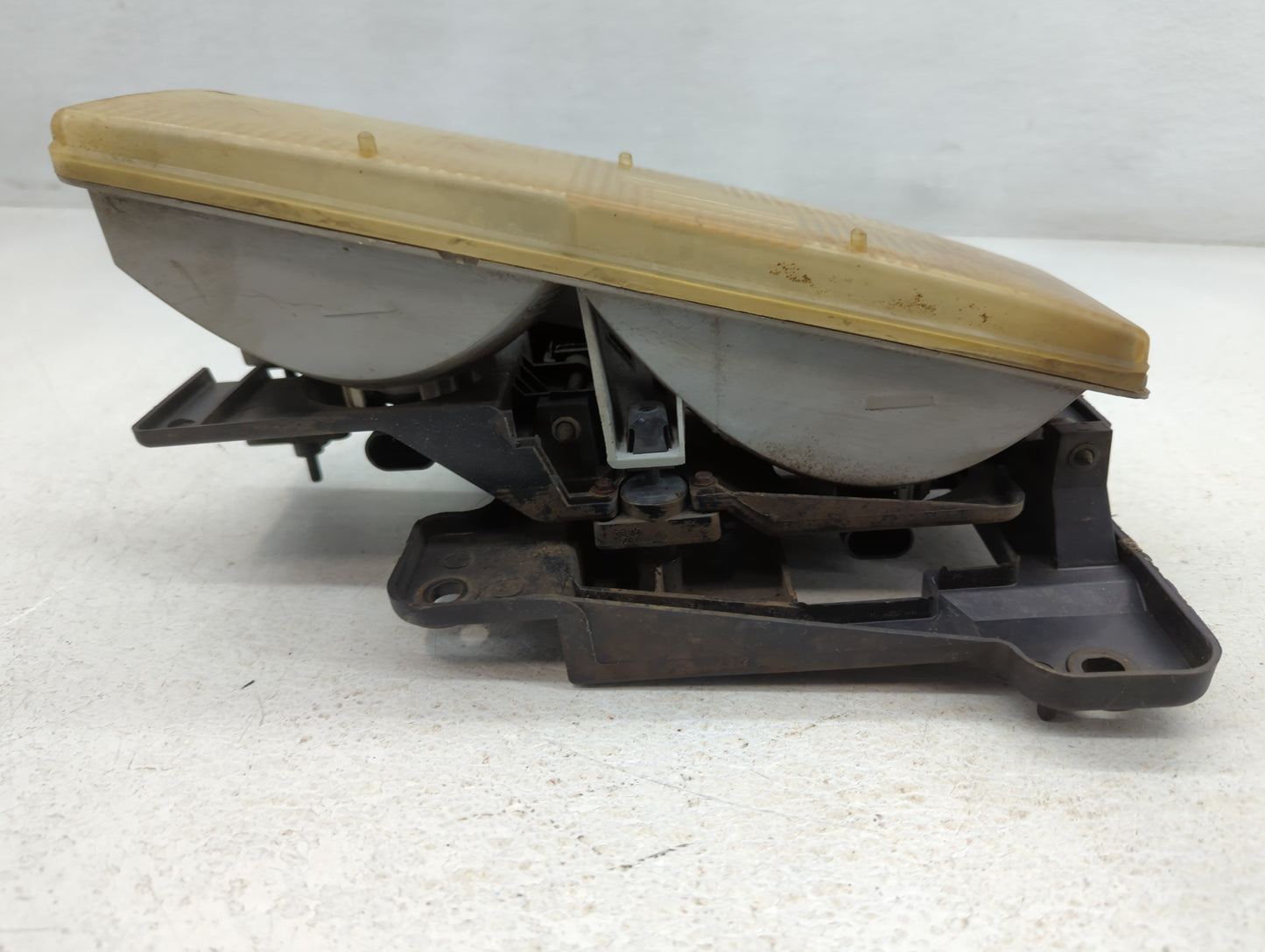 Chevrolet C1500 Driver Left Oem Head Light Headlight Lamp - Oemusedautoparts1.com