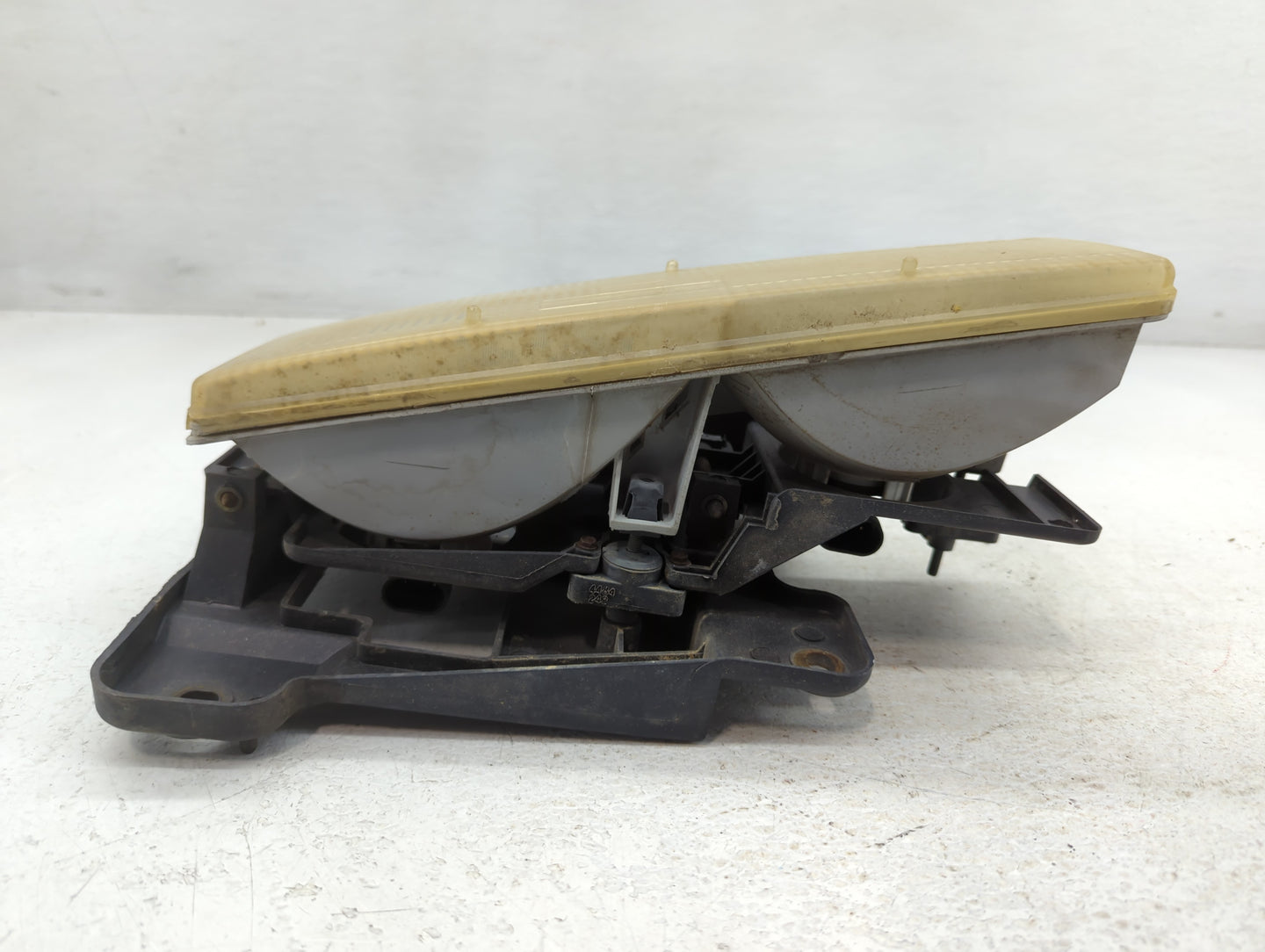 Chevrolet C1500 Passenger Right Oem Head Light Headlight Lamp - Oemusedautoparts1.com