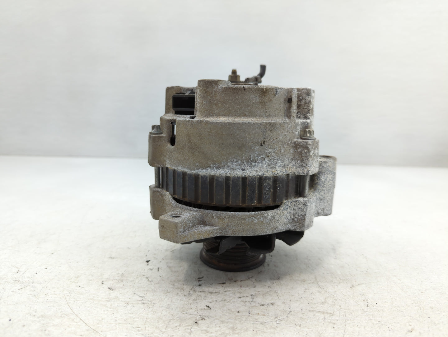 1992 Chevrolet Camaro Alternator Replacement Generator Charging Assembly Engine OEM P/N:00866350 Fits OEM Used Auto Parts - 