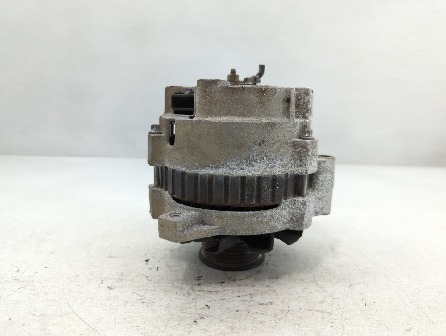 1992 Chevrolet Camaro Alternator Replacement Generator Charging Assembly Engine OEM P/N:00866350 Fits OEM Used Auto Parts - 