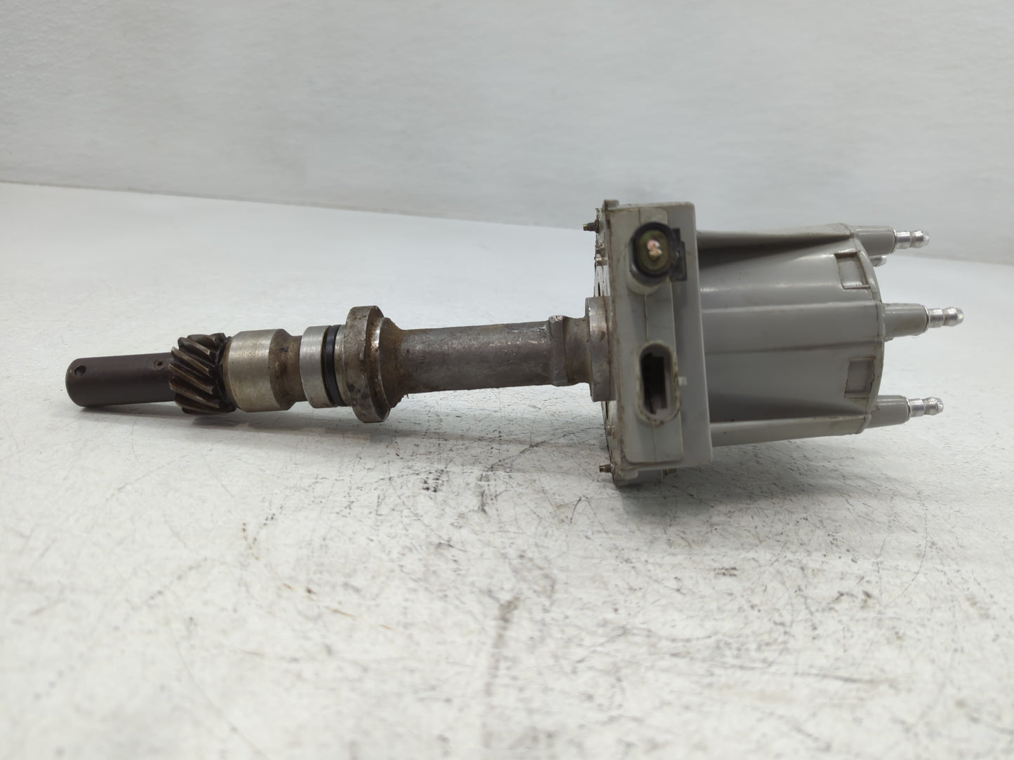 1992 Chevrolet Camaro Engine Ignition Distributor OEM Fits OEM Used Auto Parts - Oemusedautoparts1.com