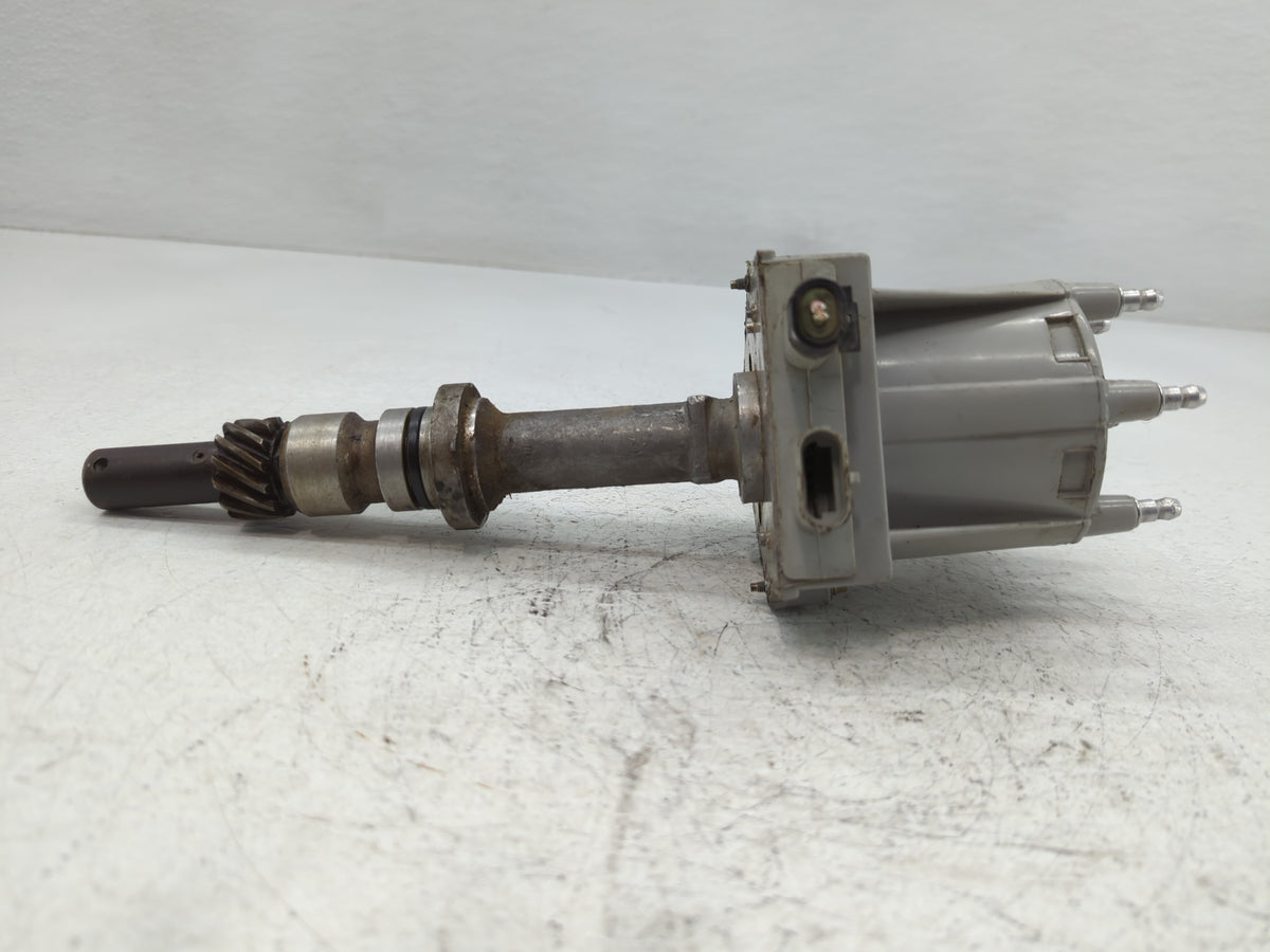 1992 Chevrolet Camaro Engine Ignition Distributor OEM Fits OEM Used Auto Parts - Oemusedautoparts1.com