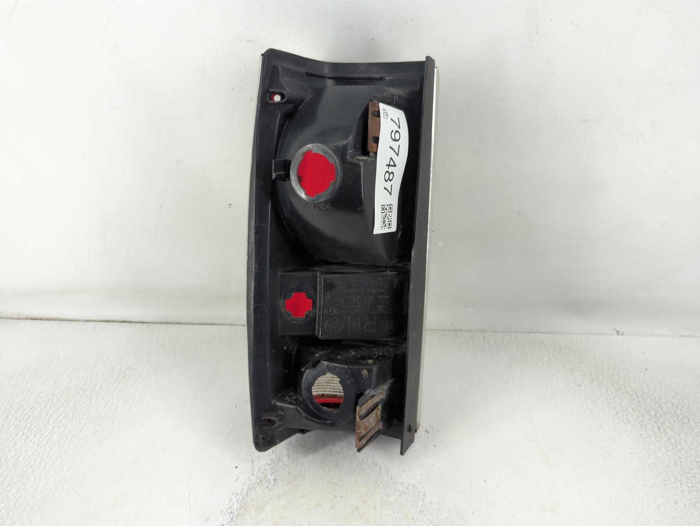 1992 Chevrolet S10 Tail Light Assembly Driver Left OEM P/N:16501242 Fits OEM Used Auto Parts - Oemusedautoparts1.com
