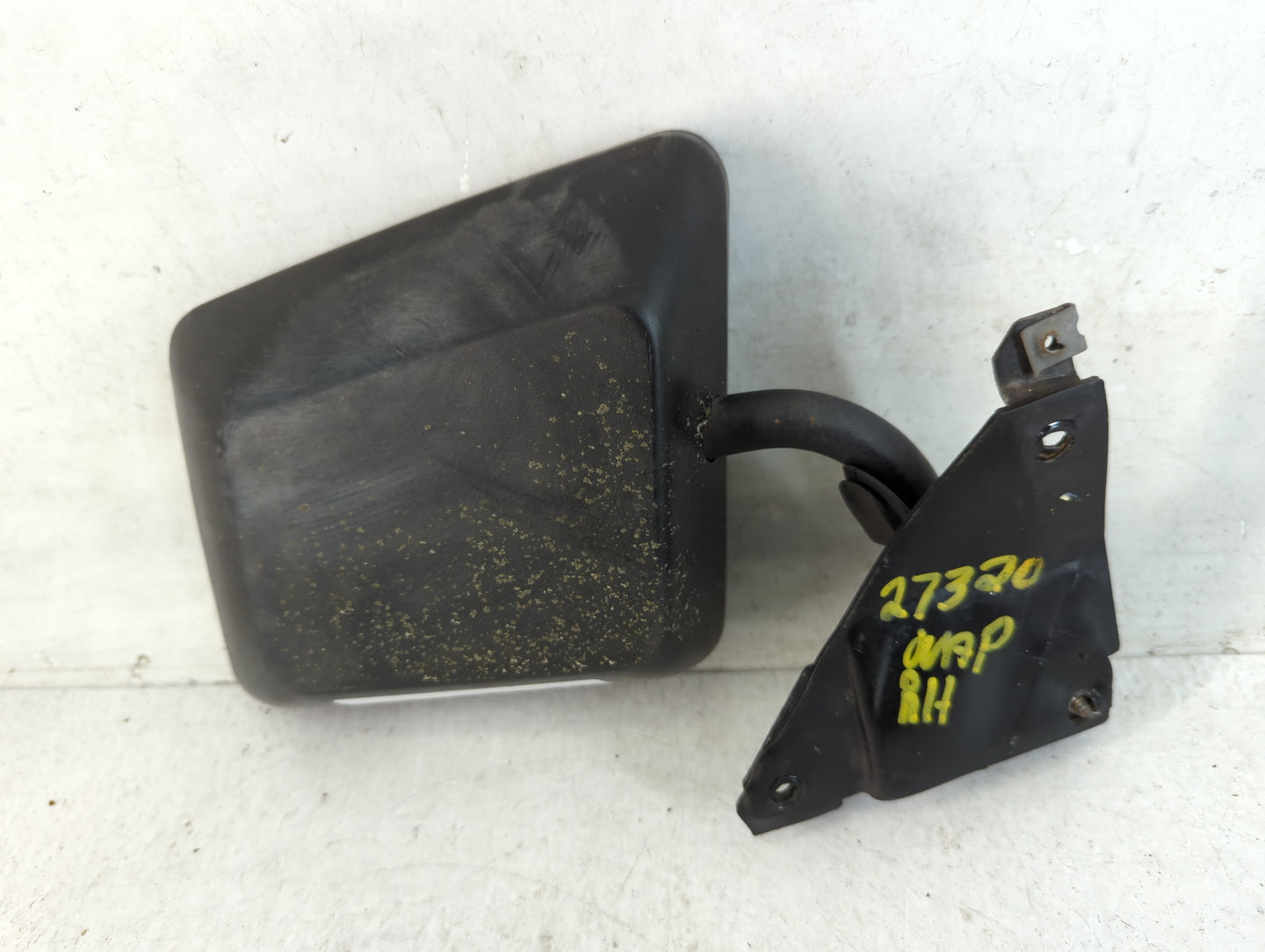1992 Chevrolet S10 Passenger Right Side View Manual Door Mirror Black - Oemusedautoparts1.com