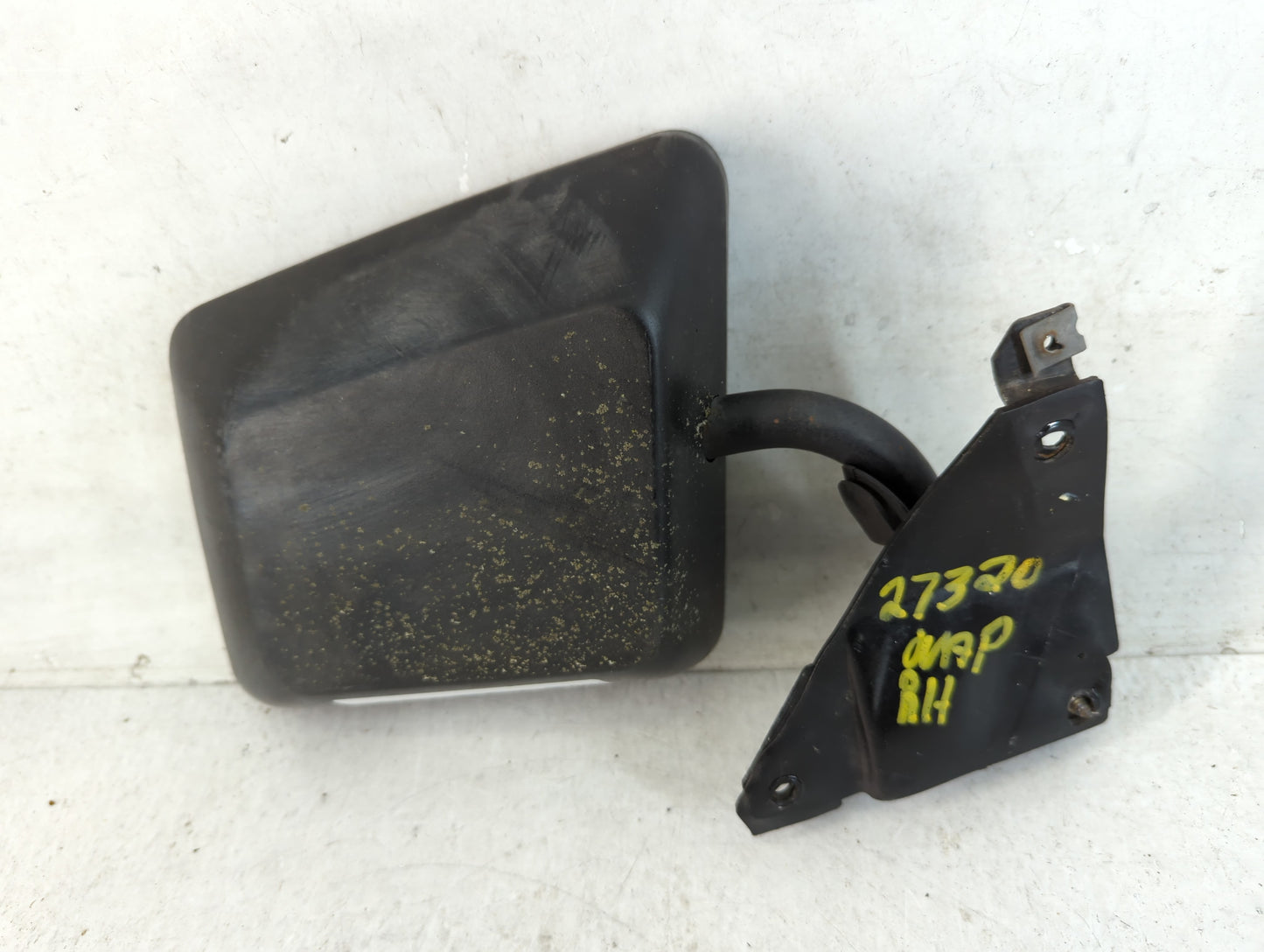 1992 Chevrolet S10 Passenger Right Side View Manual Door Mirror Black - Oemusedautoparts1.com