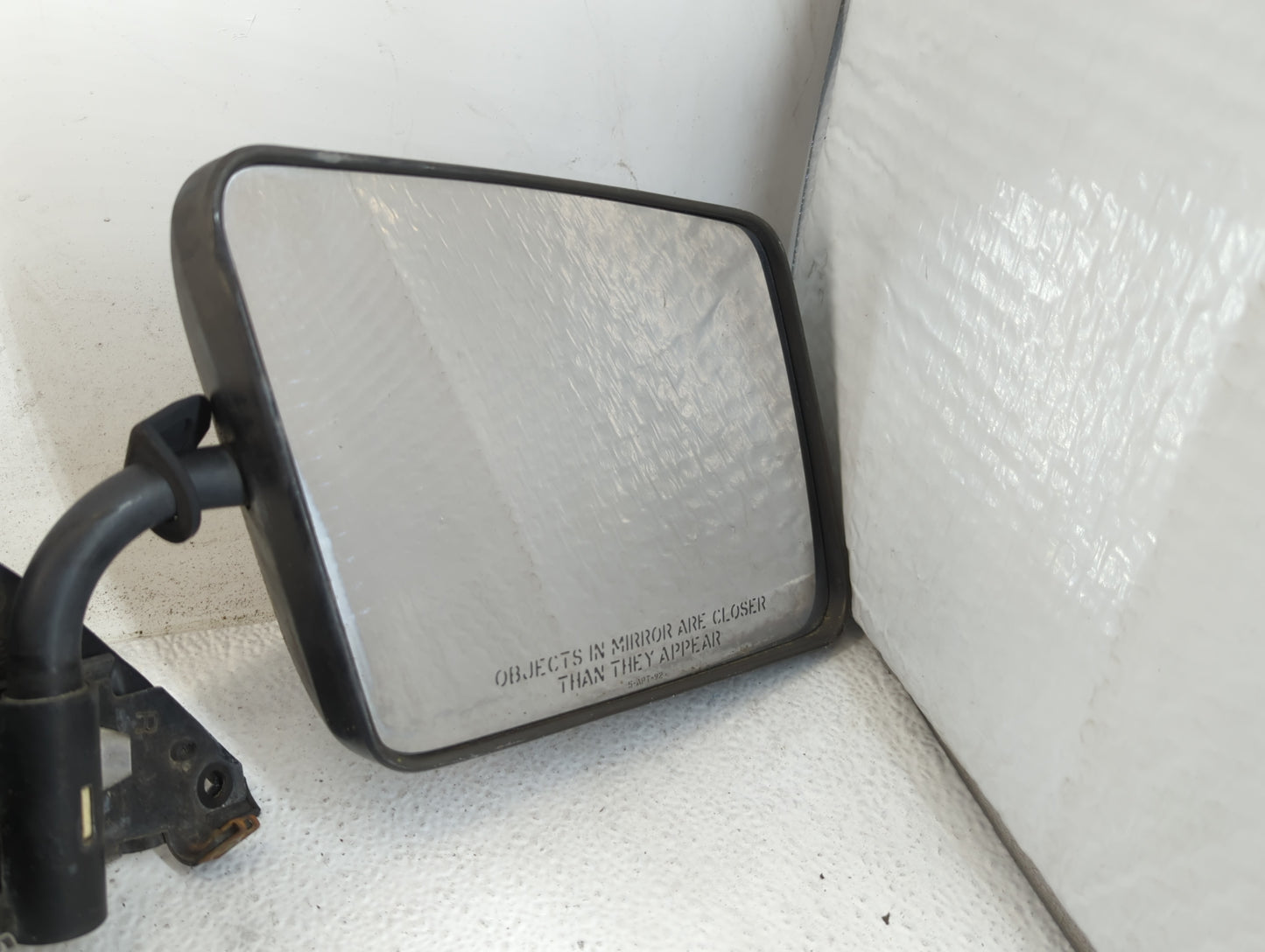 1992 Chevrolet S10 Passenger Right Side View Manual Door Mirror Black - Oemusedautoparts1.com