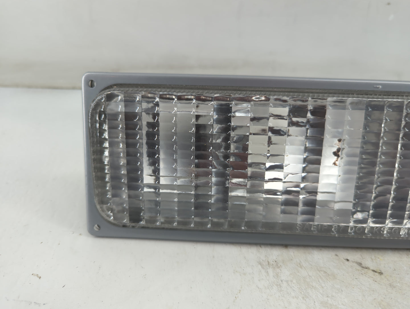1992 Chevrolet Suburban 1500 Driver Left Oem Fog Light Lamp - Oemusedautoparts1.com
