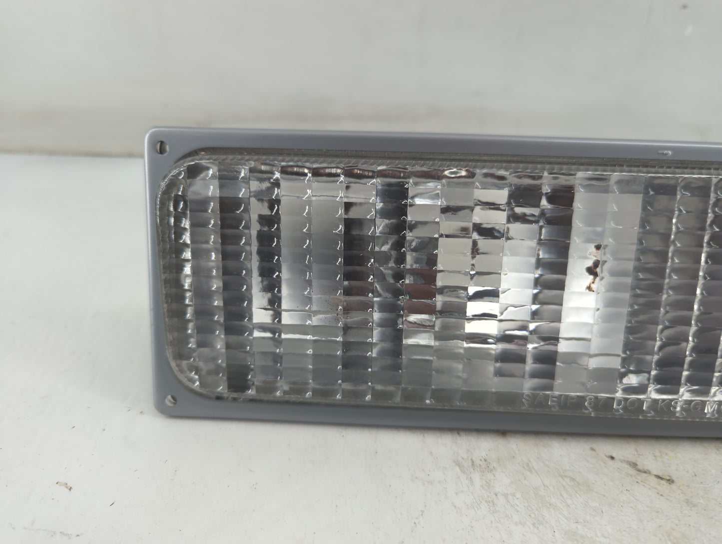 1992 Chevrolet Suburban 1500 Driver Left Oem Fog Light Lamp - Oemusedautoparts1.com