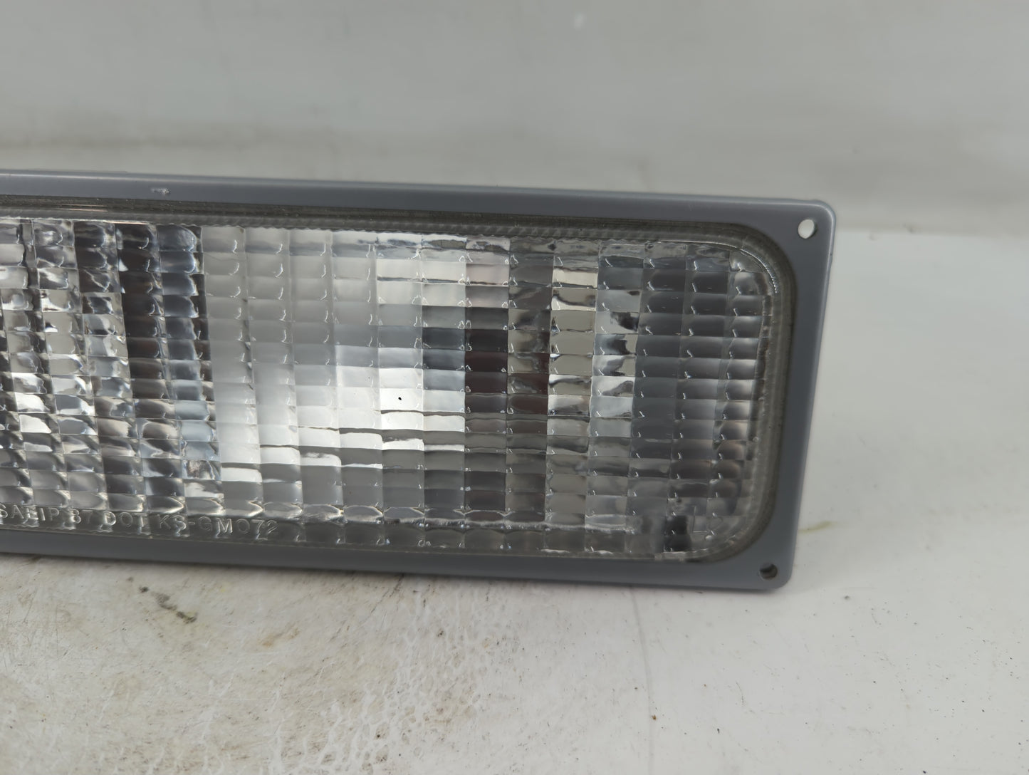 1992 Chevrolet Suburban 1500 Driver Left Oem Fog Light Lamp - Oemusedautoparts1.com