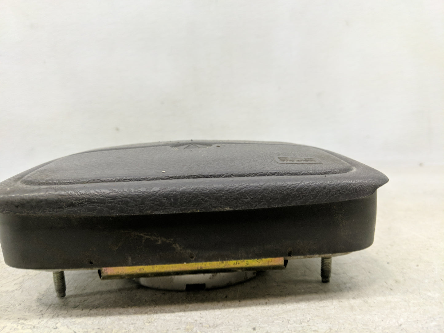 1992 Chrysler Imperial Air Bag Driver Left Steering Wheel Mounted Fits OEM Used Auto Parts - Oemusedautoparts1.com