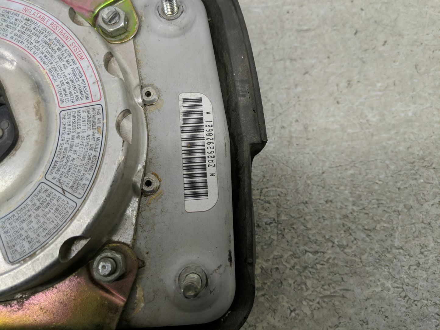 1992 Chrysler Imperial Air Bag Driver Left Steering Wheel Mounted Fits OEM Used Auto Parts - Oemusedautoparts1.com