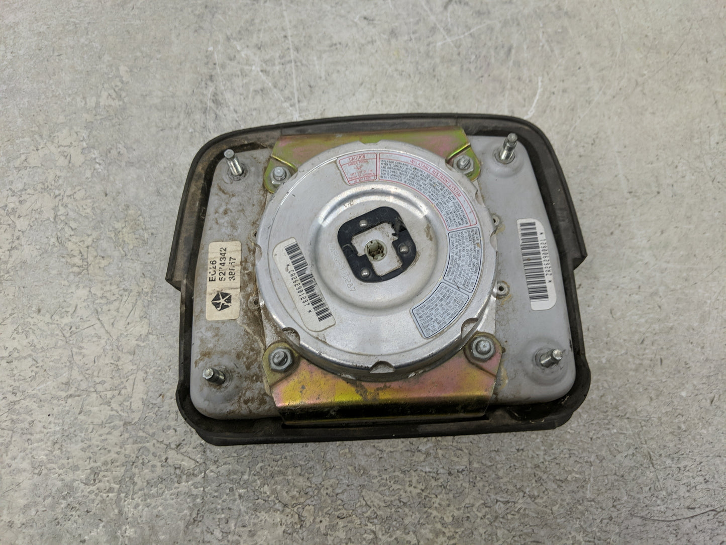 1992 Chrysler Imperial Air Bag Driver Left Steering Wheel Mounted Fits OEM Used Auto Parts - Oemusedautoparts1.com
