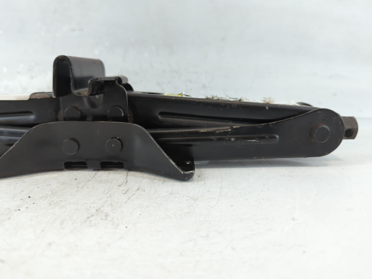 1992 Chrysler Imperial Spare Scissor Car Jack - Oemusedautoparts1.com