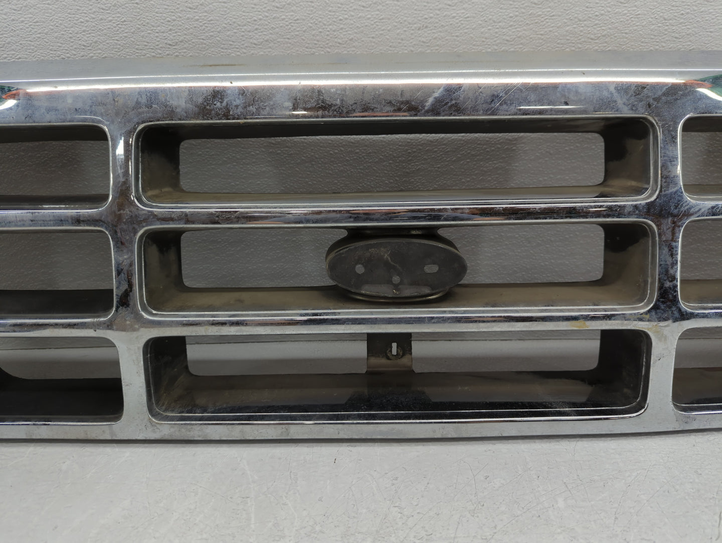 1992-1996 Ford F-150 Front Grille Bumper Not Included - Oemusedautoparts1.com