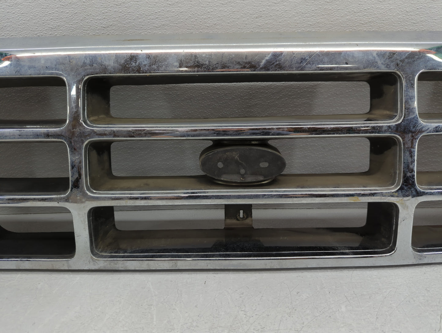 1992-1996 Ford F-150 Front Grille Bumper Not Included - Oemusedautoparts1.com