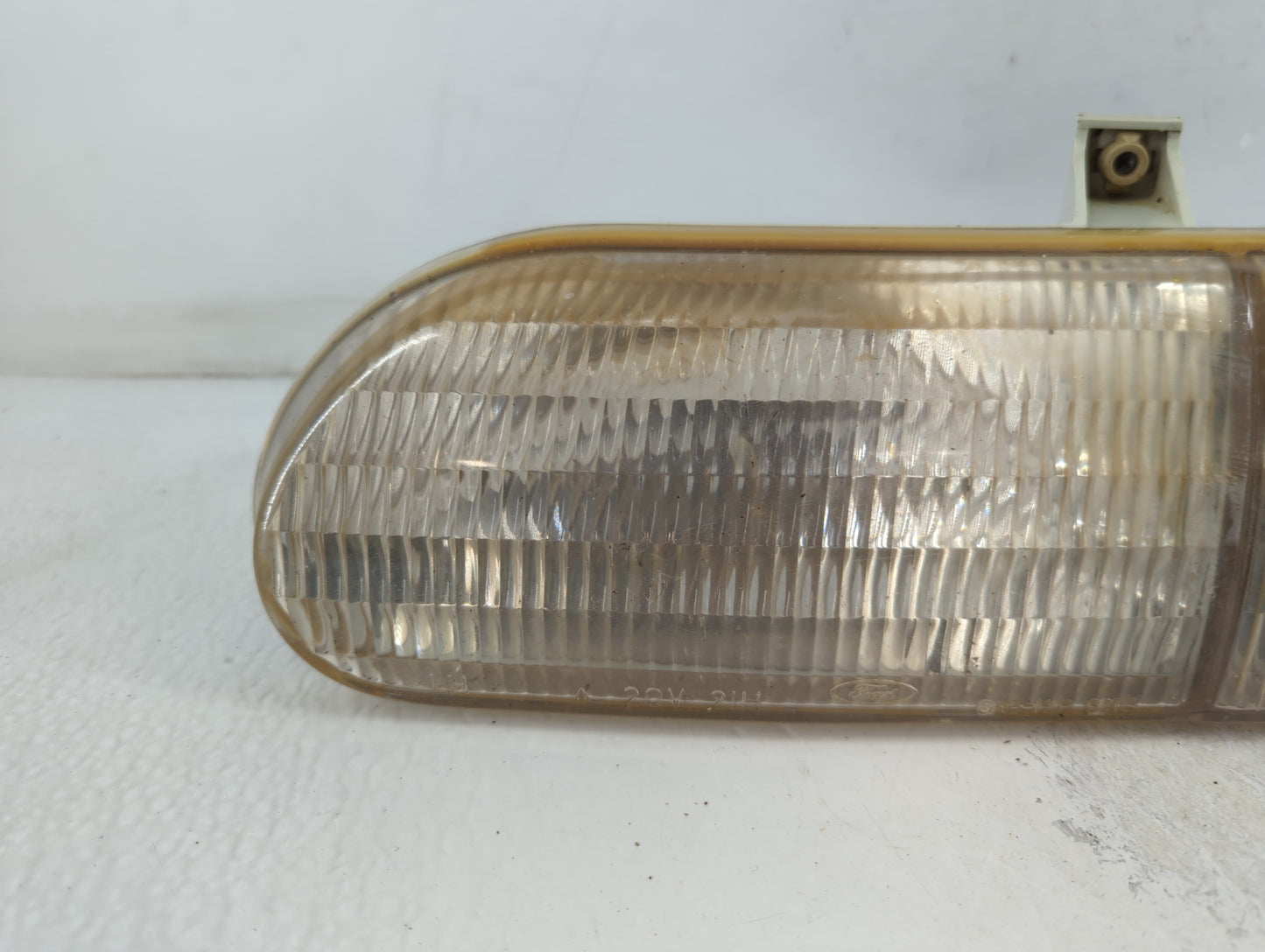 1992-1995 Ford Taurus Driver Left Oem Head Light Headlight Lamp - Oemusedautoparts1.com