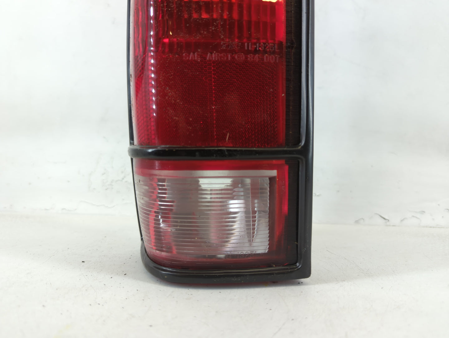 1992 Gmc Typhoon Tail Light Assembly Driver Left OEM P/N:16501483 Fits OEM Used Auto Parts - Oemusedautoparts1.com