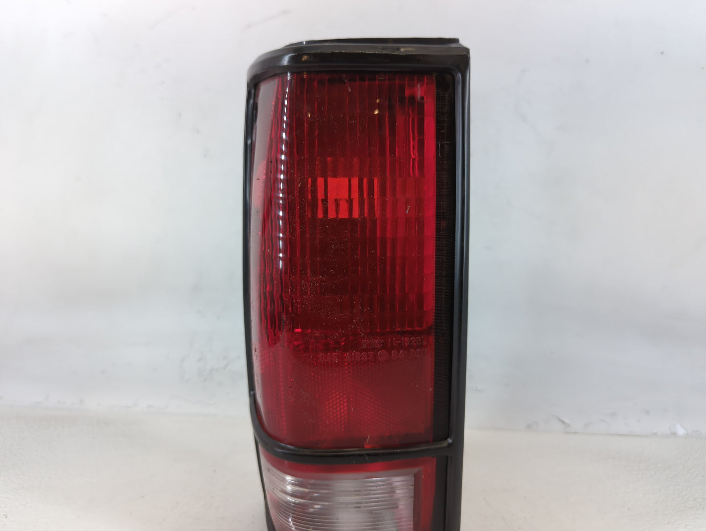 1992 Gmc Typhoon Tail Light Assembly Driver Left OEM P/N:16501483 Fits OEM Used Auto Parts - Oemusedautoparts1.com
