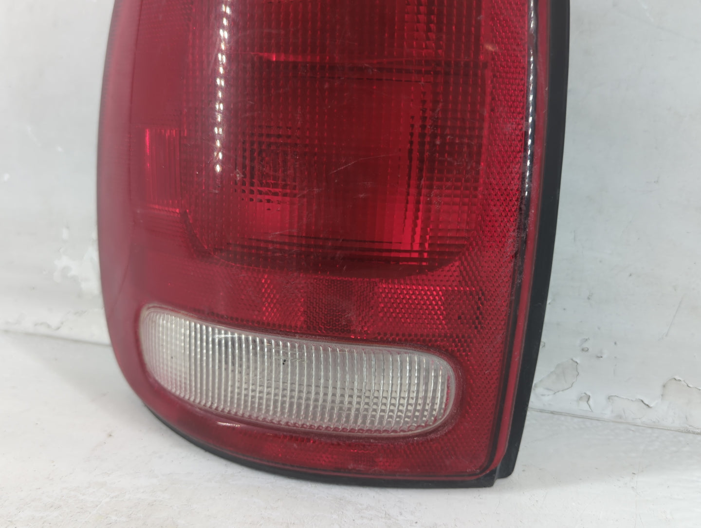 1992 Mitsubishi Diamante Tail Light Assembly Driver Left OEM P/N:4576363 Fits OEM Used Auto Parts - Oemusedautoparts1.com