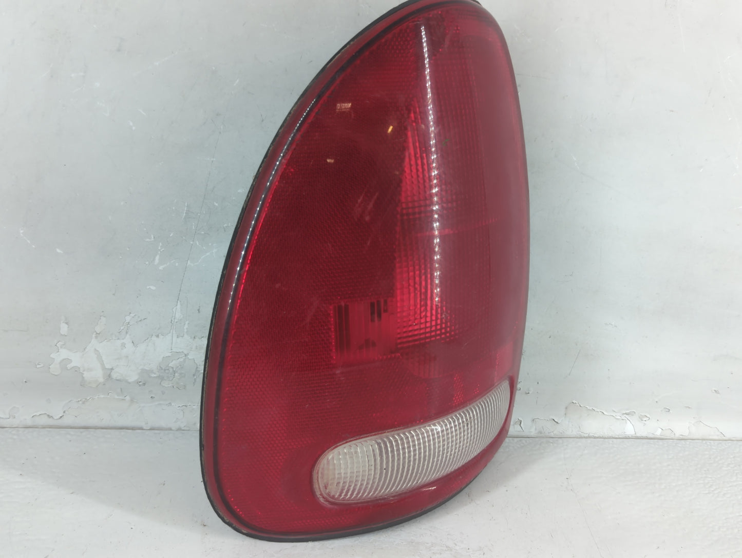 1992 Mitsubishi Diamante Tail Light Assembly Driver Left OEM P/N:4576363 Fits OEM Used Auto Parts - Oemusedautoparts1.com