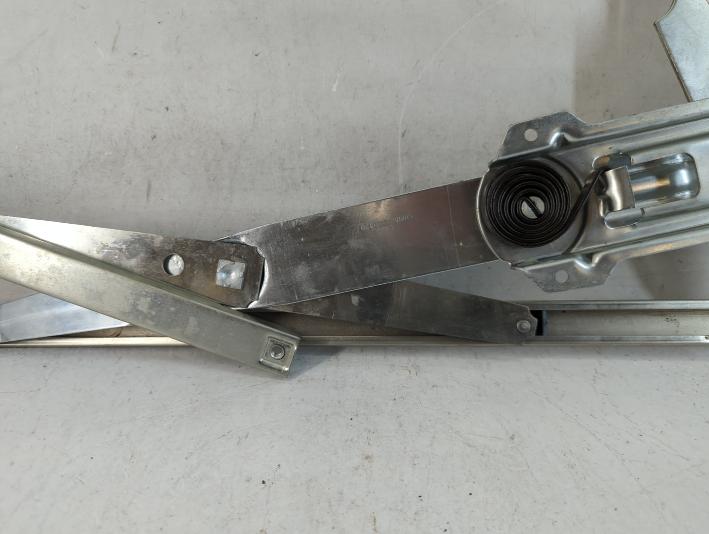 1992-1998 Pontiac Grand Am Driver Left Front Window Regulator - Oemusedautoparts1.com