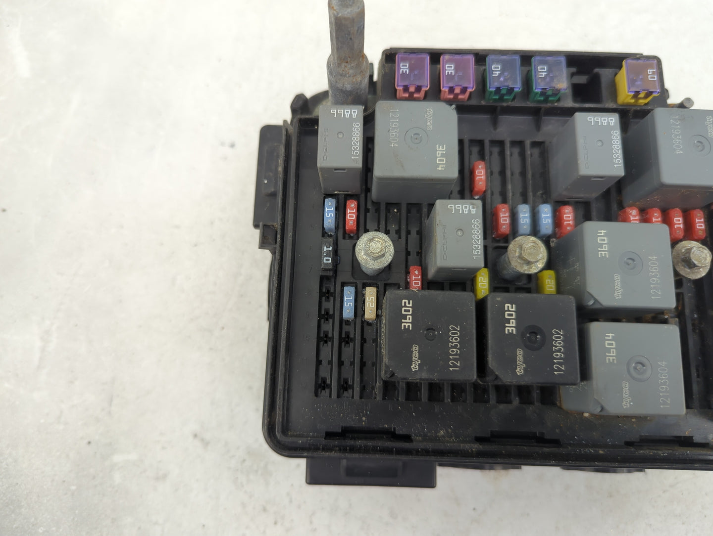 1993 Chevrolet 1500 Pickup Fusebox Fuse Box Panel Relay Module P/N:13534920 15328866, 12193604, 12193602 Fits OEM Used Auto 