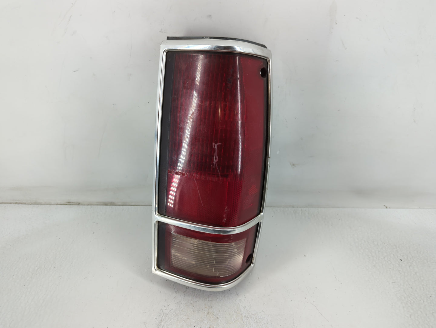 1993 Chevrolet Blazer Tail Light Assembly Passenger Right OEM P/N:16500594-4 16501484 Fits OEM Used Auto Parts - Oemusedauto