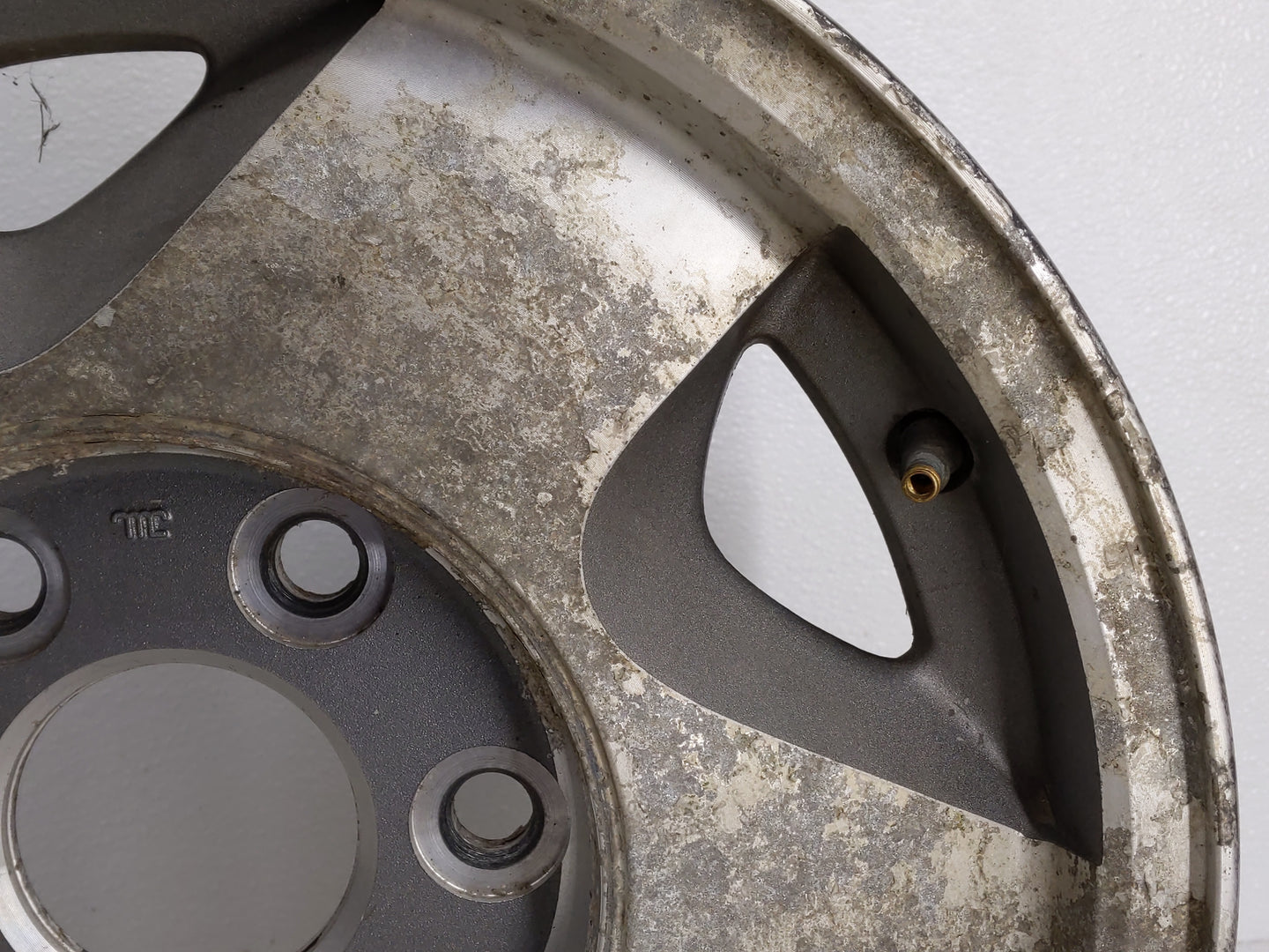 Chevrolet C1500 Oem Wheel Rim 813292 - Oemusedautoparts1.com