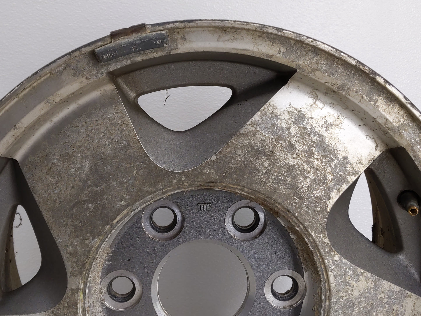 Chevrolet C1500 Oem Wheel Rim 813292 - Oemusedautoparts1.com