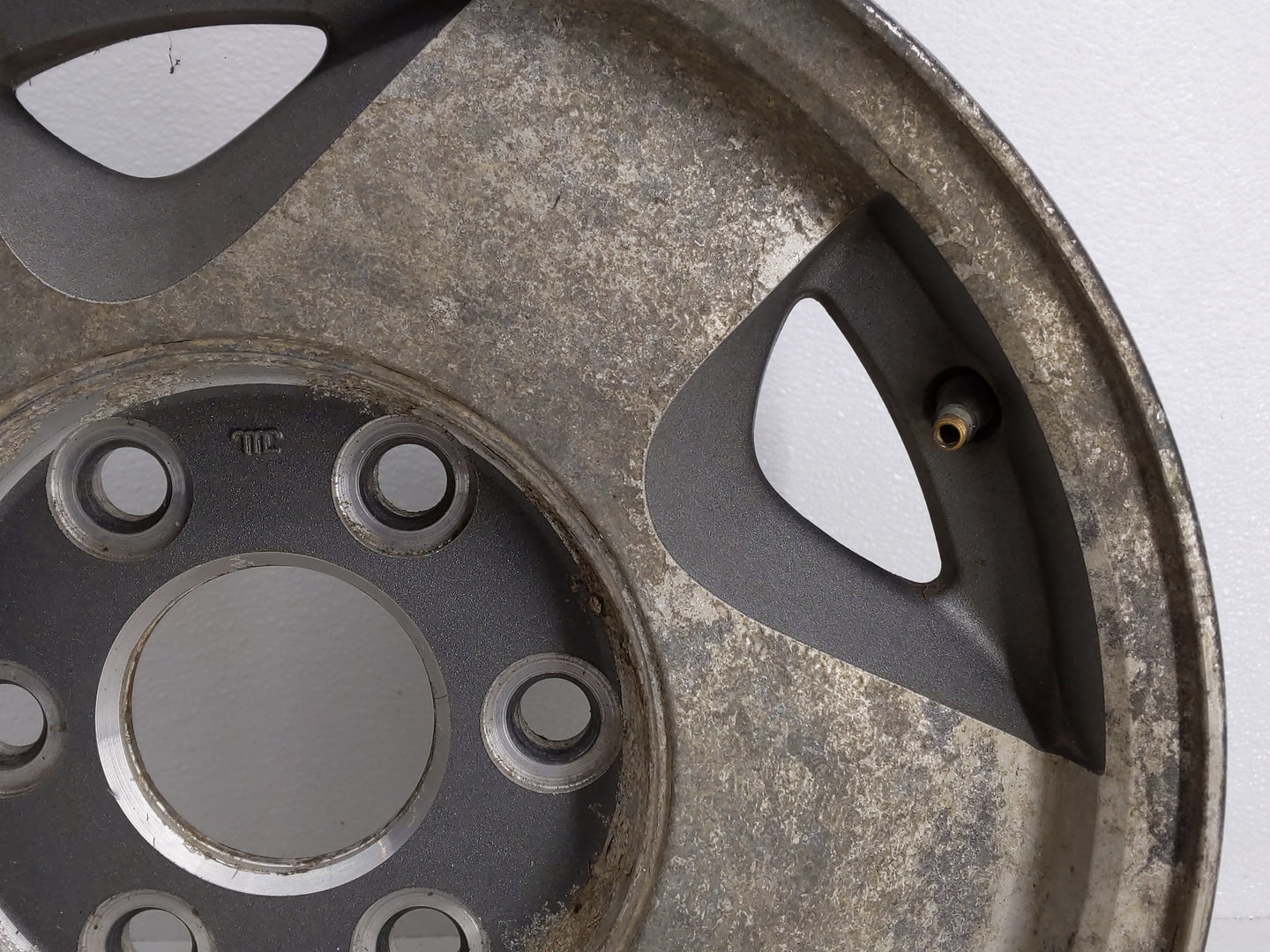 Chevrolet C1500 Oem Wheel Rim 813293 - Oemusedautoparts1.com