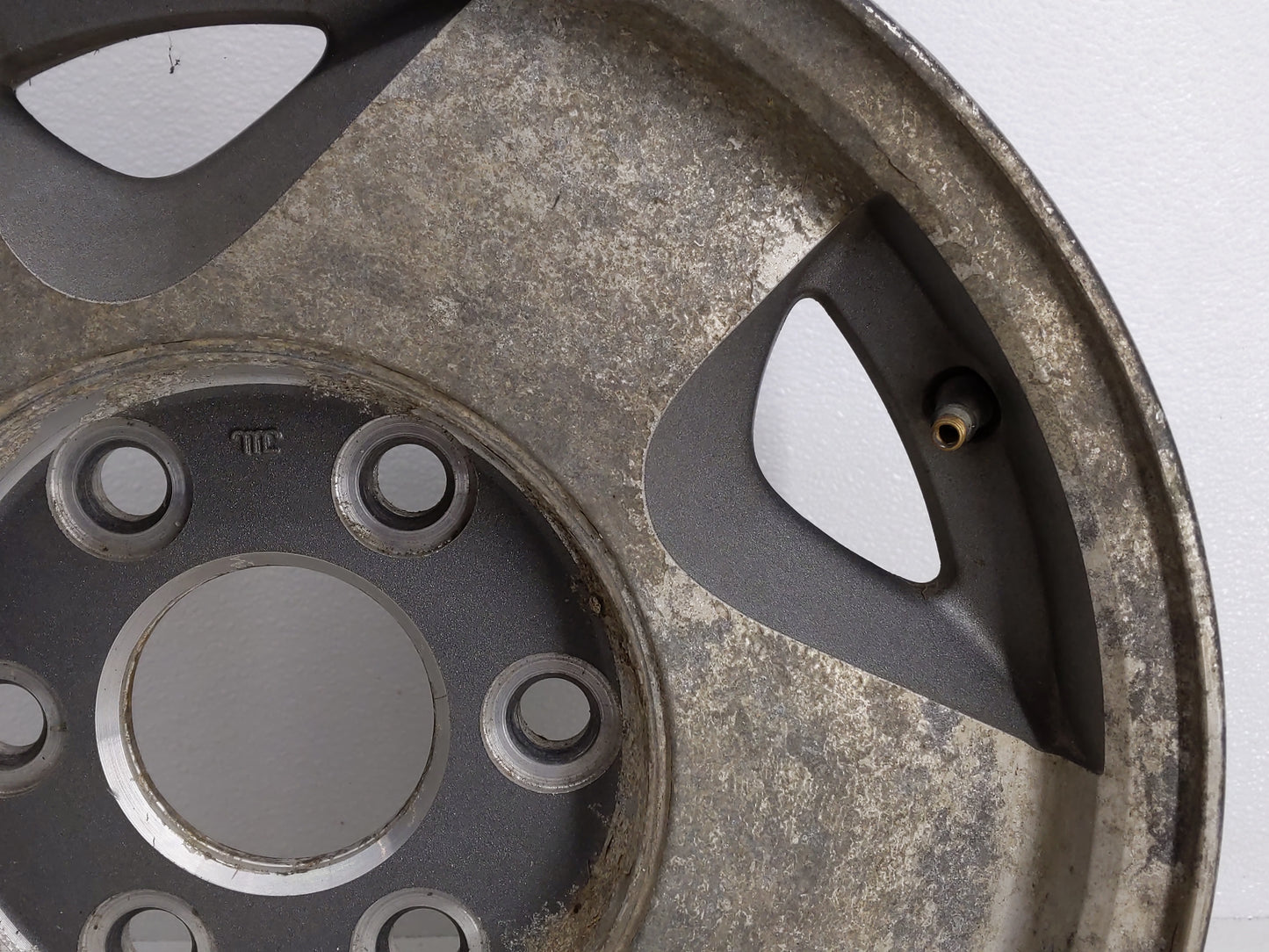Chevrolet C1500 Oem Wheel Rim 813293 - Oemusedautoparts1.com
