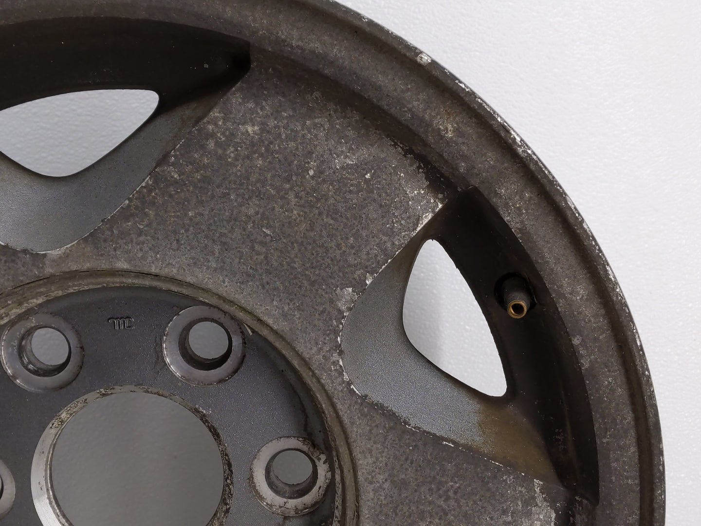 Chevrolet C1500 Oem Wheel Rim 813294 - Oemusedautoparts1.com