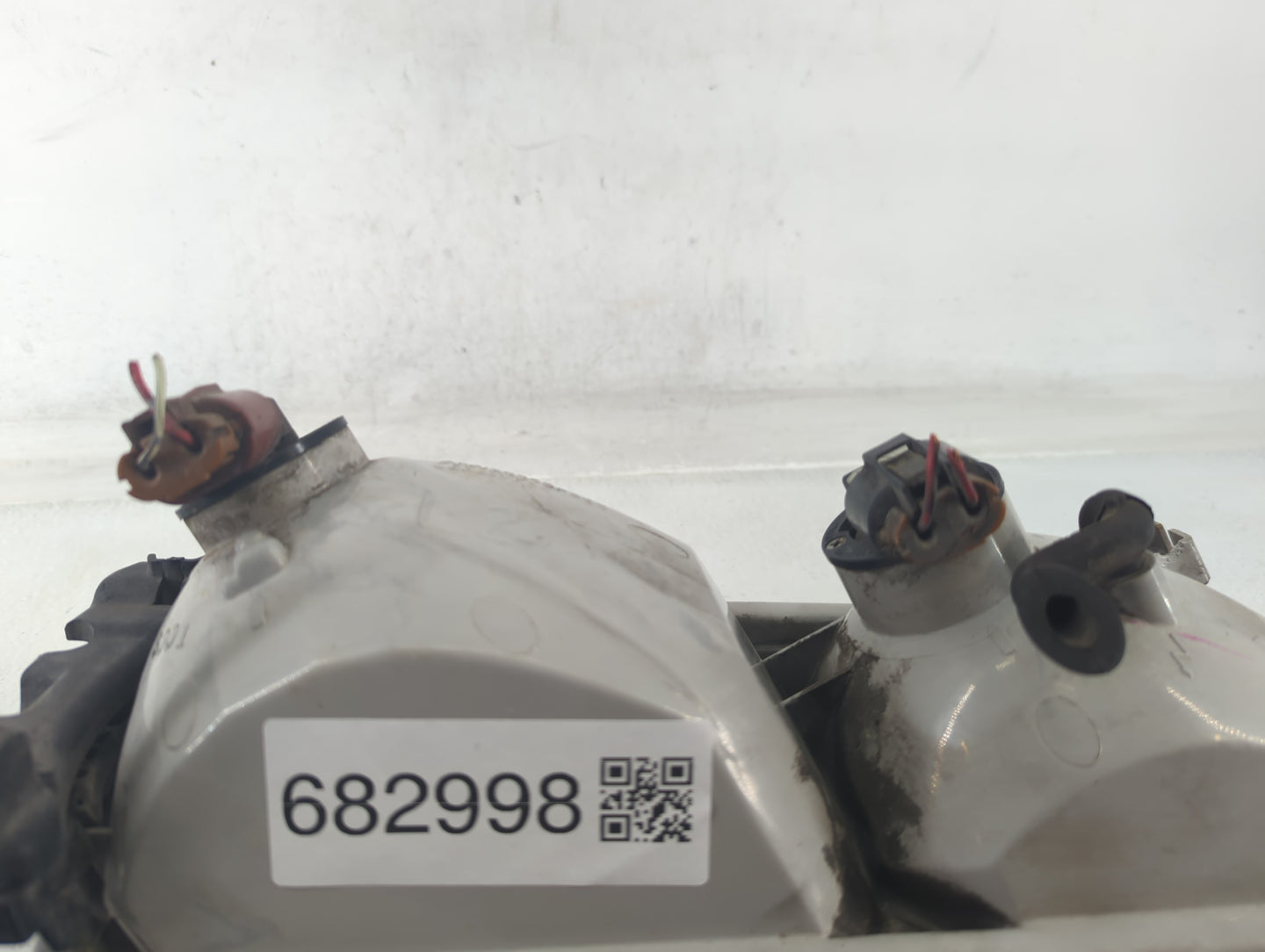 1993 Chevrolet Ck Tail Light Assembly Driver Left OEM Fits OEM Used Auto Parts - Oemusedautoparts1.com