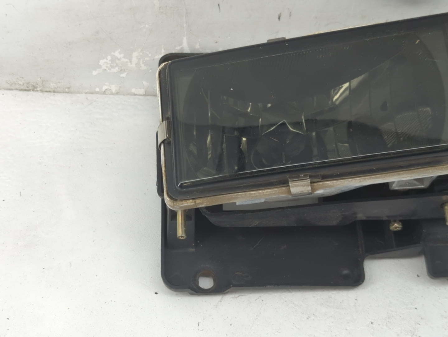1993 Chevrolet K1500 Driver Left Oem Head Light Headlight Lamp - Oemusedautoparts1.com