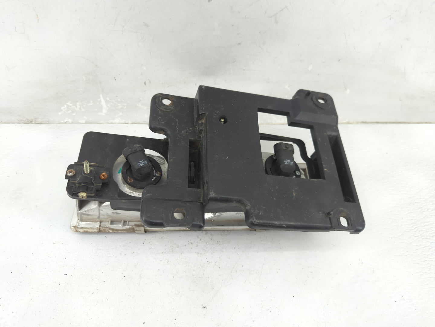 1993 Chevrolet K1500 Driver Left Oem Head Light Headlight Lamp - Oemusedautoparts1.com