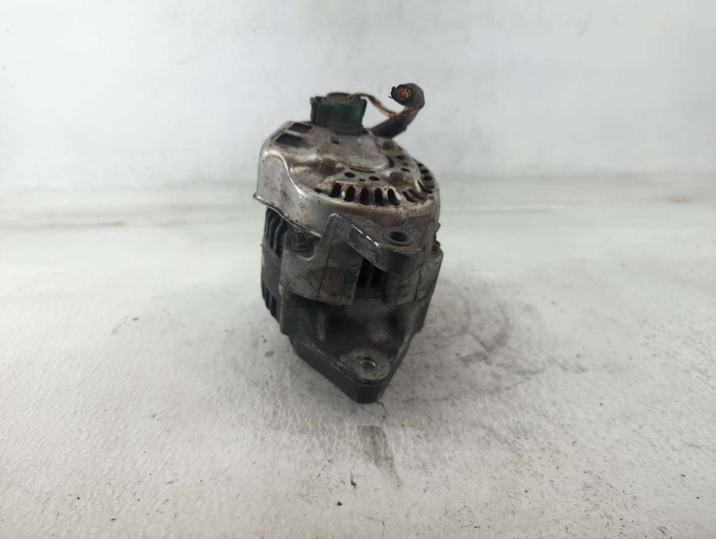 1993 Chevrolet Metro Alternator Replacement Generator Charging Assembly Engine OEM P/N:31400-60B1 Fits OEM Used Auto Parts -