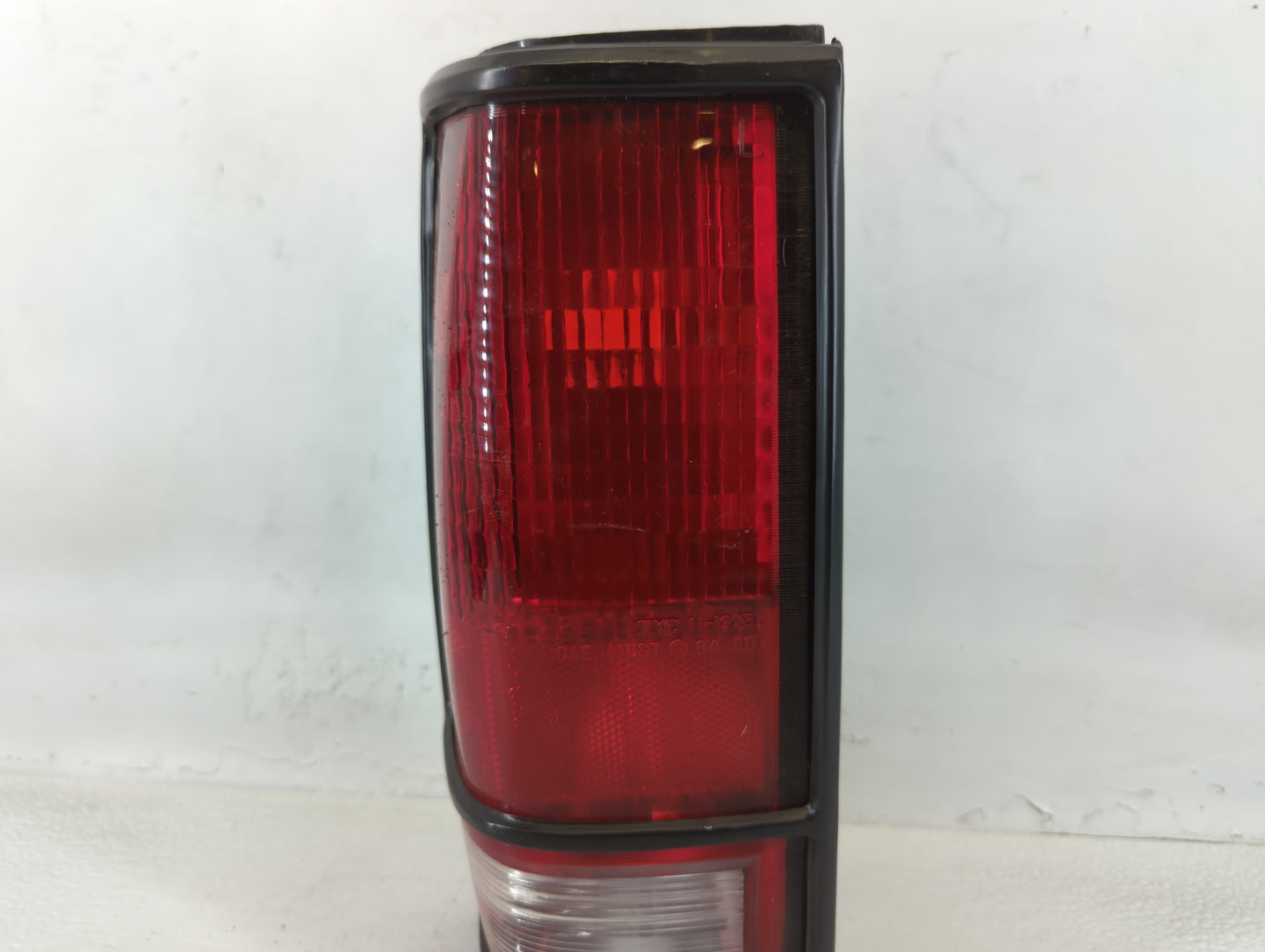 1993 Chevrolet S10 Tail Light Assembly Passenger Right OEM P/N:TYC11-1325B 11-1325B Fits OEM Used Auto Parts - Oemusedautopa