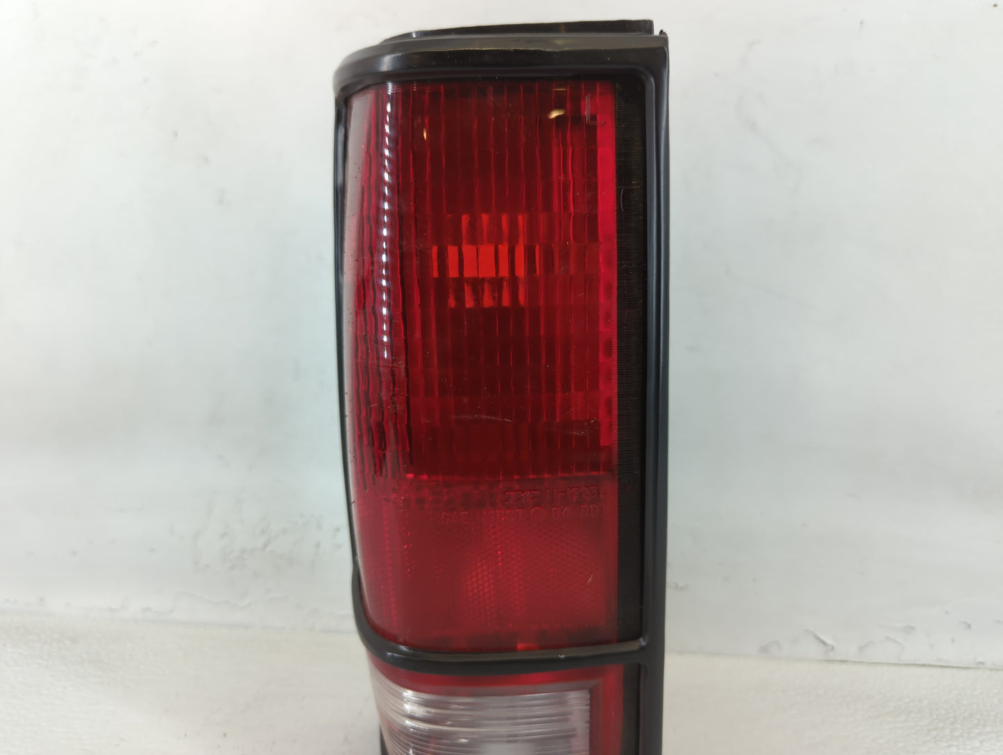 1993 Chevrolet S10 Tail Light Assembly Passenger Right OEM P/N:TYC11-1325B 11-1325B Fits OEM Used Auto Parts - Oemusedautopa
