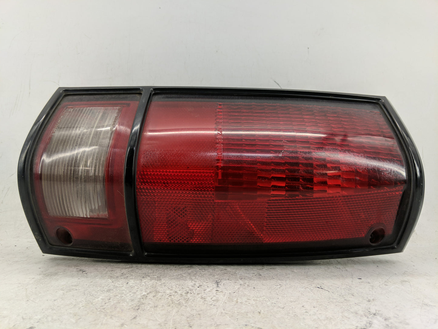 1993 Chevrolet S10 Blazer Tail Light Assembly Passenger Right OEM P/N:16501484 H Fits OEM Used Auto Parts - Oemusedautoparts